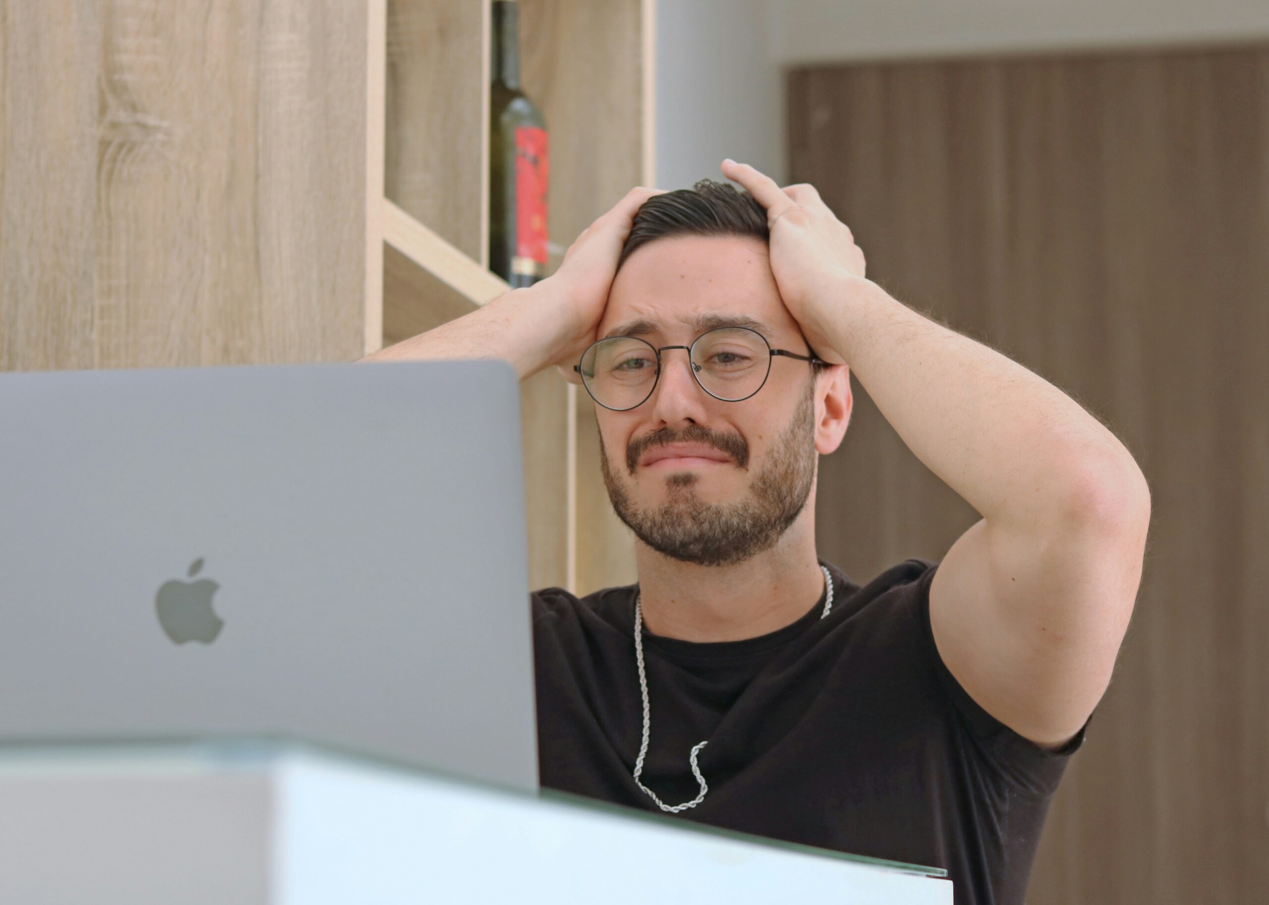 Revenge quitting: simptomul unei generații care a obosit să tacă